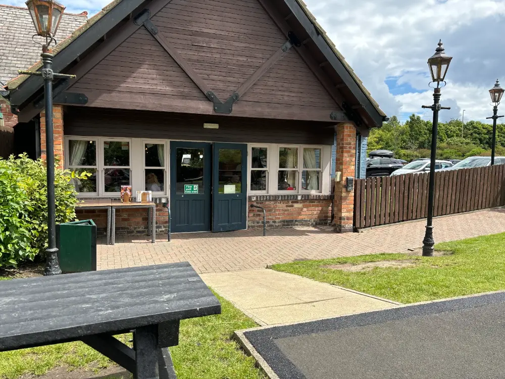 Cock Crow Inn - Image 2
