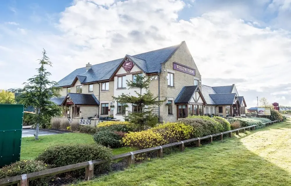 Willow Farm - Dining & Carvery - Image 3