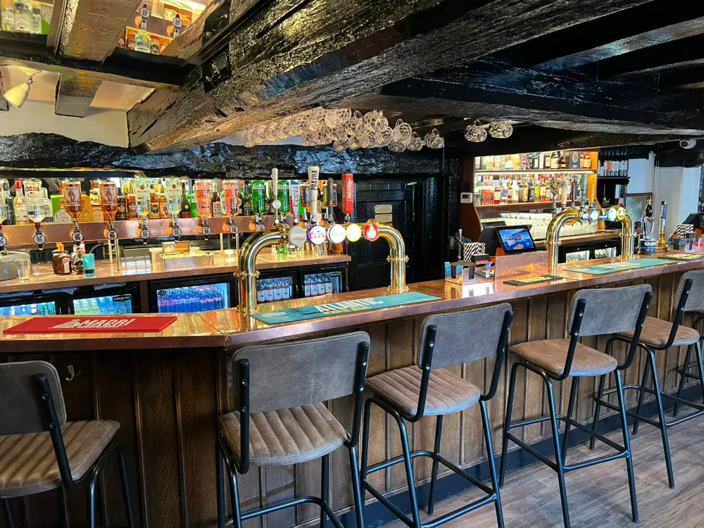 The Queens Head Public House - Image 2